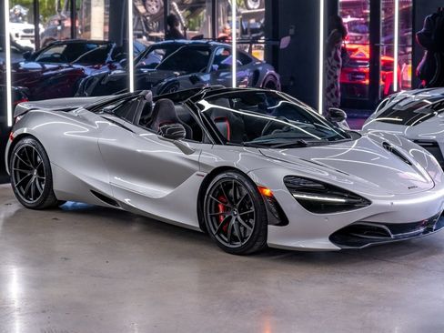 Used 2020 McLaren 720S Spider RWD image 1