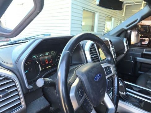 Used 2019 Ford F150 Platinum image 9