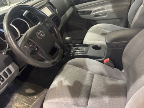 Used 2015 Toyota Tacoma 2WD Access Cab image 6