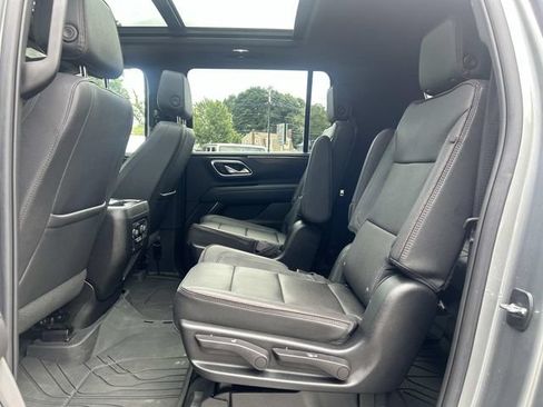 Used 2023 Chevrolet Suburban High Country AWD/4WD image 18