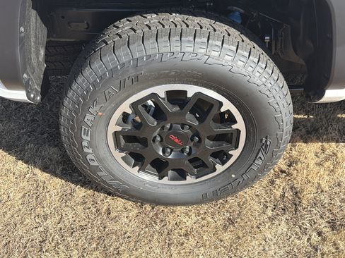 New 2025 Toyota Tacoma TRD Off-Road AWD/4WD image 26