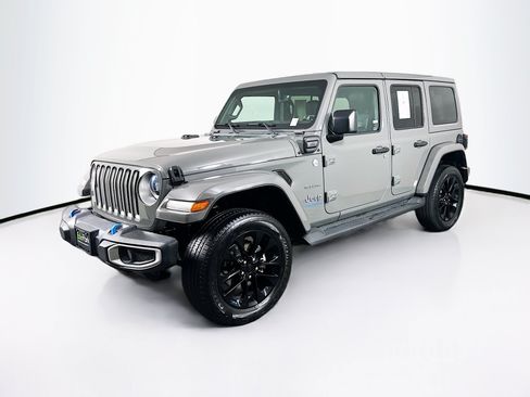 Used 2023 Jeep Wrangler Unlimited Sahara w/ Cold Weather Group AWD/4WD image 3