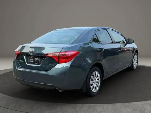 Used 2017 Toyota Corolla LE image 4