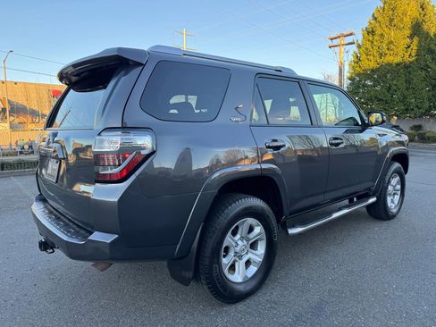 Used 2017 Toyota 4Runner SR5 Premium image 11