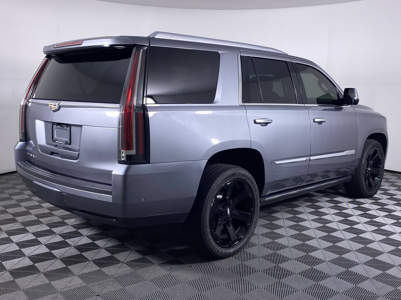 Certified 2018 Cadillac Escalade Premium Luxury AWD/4WD image 22