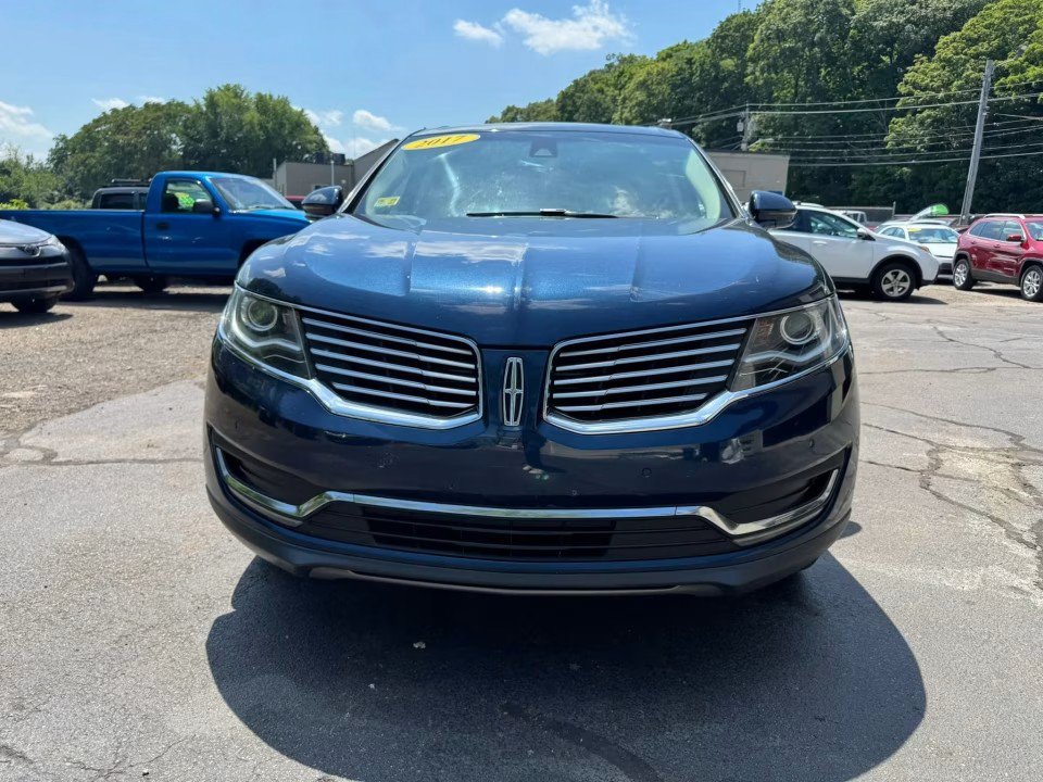 Used 2017 Lincoln MKX Reserve w/ Driver Assistance Package AWD/4WD image 4