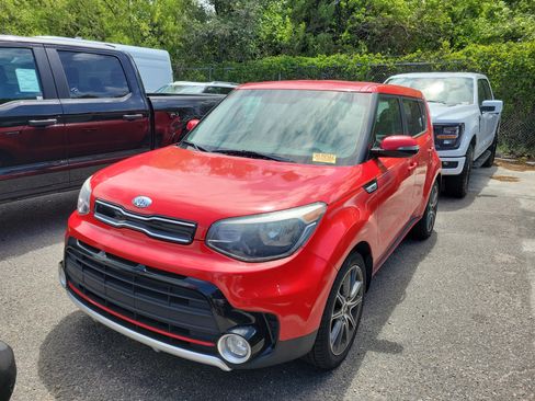 Used 2018 Kia Soul ! image 1