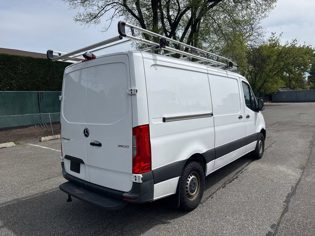 Used 2023 Mercedes-Benz Sprinter 2500 image 6