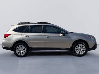 Used 2017 Subaru Outback 2.5i Premium AWD/4WD video 2