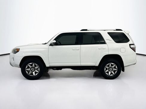 Used 2018 Toyota 4Runner TRD Off-Road AWD/4WD image 2