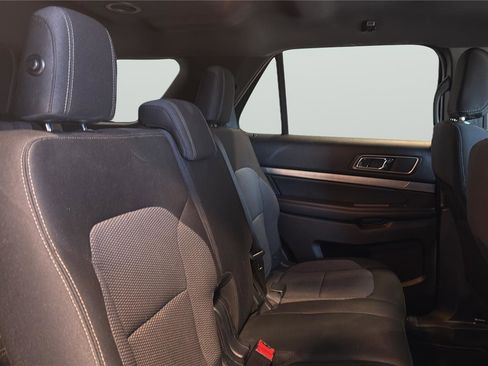 Certified 2018 Ford Explorer XLT w/ Equipment Group 201A AWD/4WD image 16