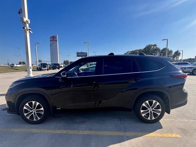 Used 2026 Toyota Highlander XLE AWD/4WD image 8
