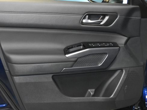 New 2026 Nissan Pathfinder SL image 3