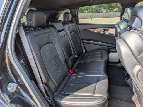 Used 2016 Lincoln MKX Reserve w/ Luxury Package FWD image 25