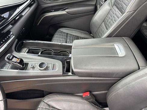 Used 2023 Cadillac Escalade ESV V AWD/4WD image 16