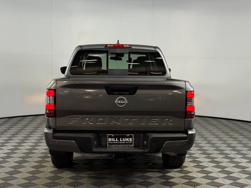 Used 2025 Nissan Frontier SV w/ SV Convenience Package RWD image 5