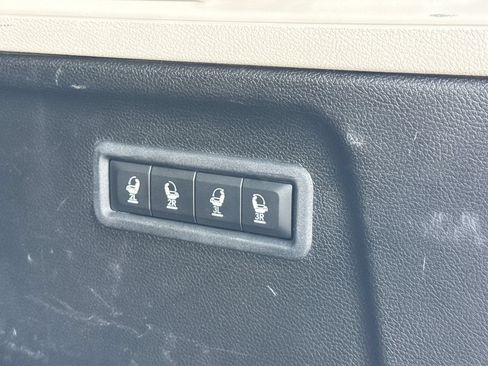 Used 2024 Jeep Wagoneer L Series II w/ Flexible Seating Group AWD/4WD image 11
