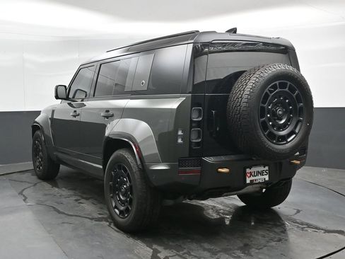 Used 2025 Land Rover Defender 110 AWD/4WD image 10