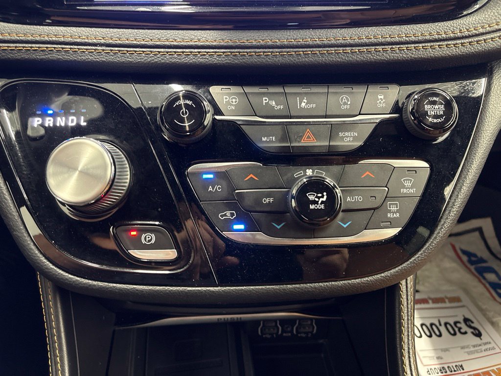 Used 2022 Chrysler Pacifica Pinnacle FWD image 31