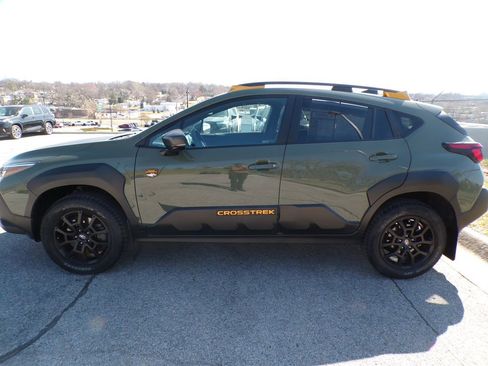 Used 2024 Subaru Crosstrek 2.5i Wilderness image 2