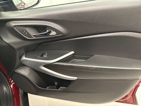Used 2024 Chevrolet Trax RS FWD image 29