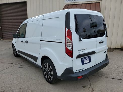 Used 2017 Ford Transit Connect XLT image 4