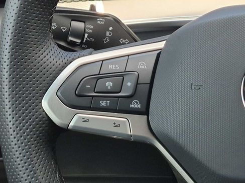 Used 2025 Volkswagen Tiguan SE R-Line AWD/4WD image 26