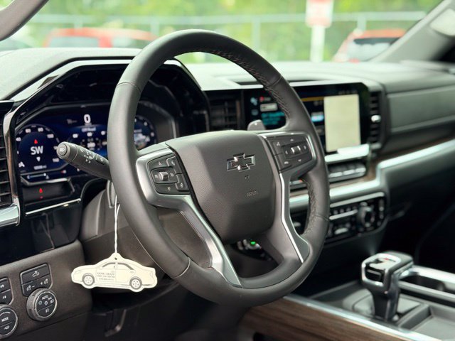 Used 2025 Chevrolet Silverado 1500 RST AWD/4WD image 10