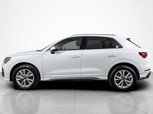 Used 2025 Audi Q3 2.0T Premium w/ Convenience Package image 2