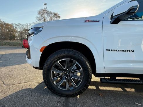 Used 2024 Chevrolet Suburban Z71 w/ Off-Road Capability Package image 11