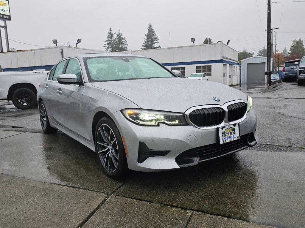 Used 2019 BMW 330i xDrive Sedan w/ Convenience Package AWD/4WD image 3