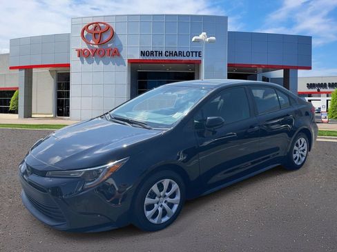 Used 2024 Toyota Corolla LE FWD image 5