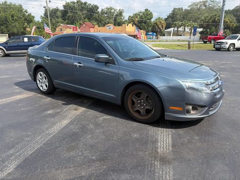 Used 2011 Ford Fusion SE FWD image 2