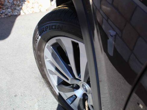 Used 2019 Subaru Ascent Limited image 37