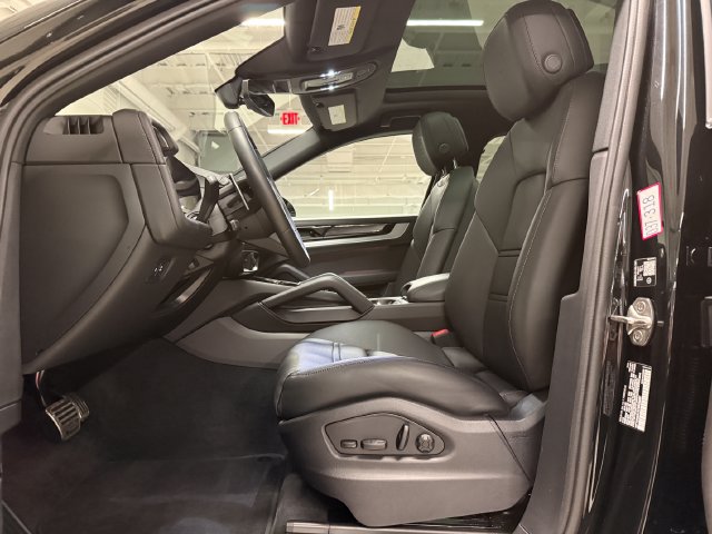 Certified 2026 Porsche Cayenne S AWD/4WD image 5