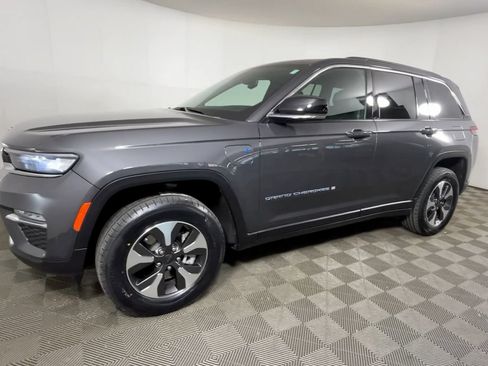Used 2024 Jeep Grand Cherokee Limited 4xe w/ Trailer Tow Package AWD/4WD image 12