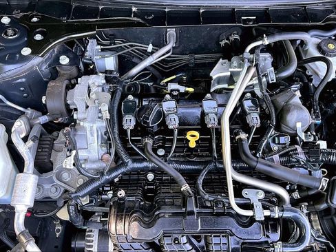 Used 2024 Nissan Altima 2.5 SV FWD image 31