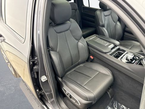 Used 2022 Jeep Wagoneer Series II w/ Premium Group I image 16