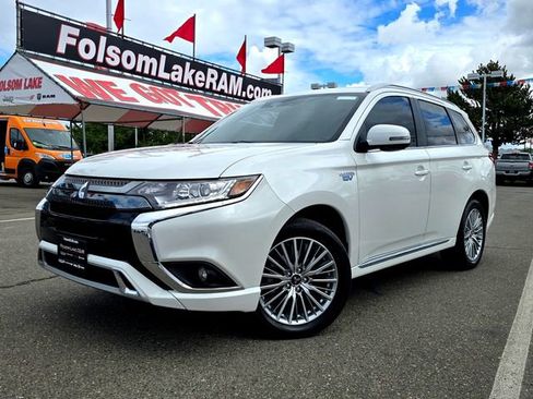 Used 2022 Mitsubishi Outlander SEL image 3