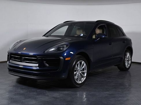Used 2023 Porsche Macan AWD/4WD image 1