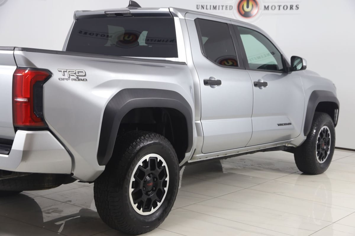 Used 2024 Toyota Tacoma TRD Off-Road AWD/4WD image 38