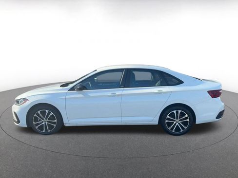 Used 2025 Volkswagen Jetta Sport image 8