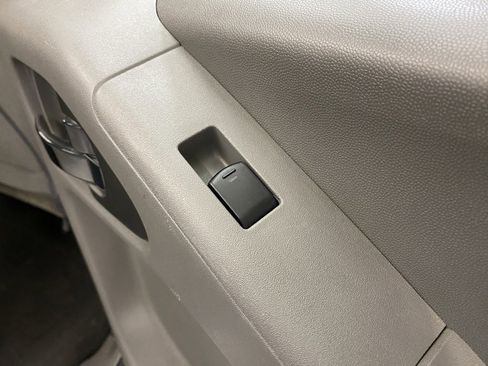 Used 2020 Nissan Frontier SV image 16