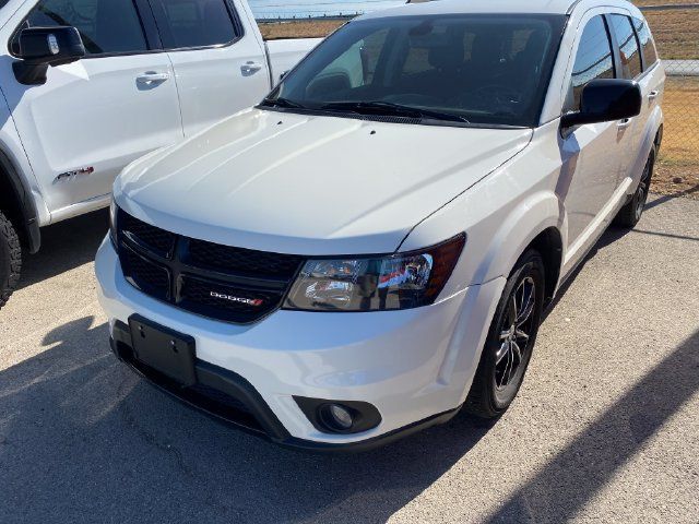 Used 2018 Dodge Journey SXT w/ Connectivity Group FWD image 2