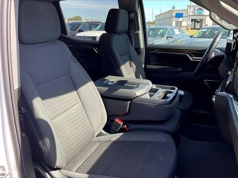 Used 2024 GMC Sierra 1500 SLE image 32