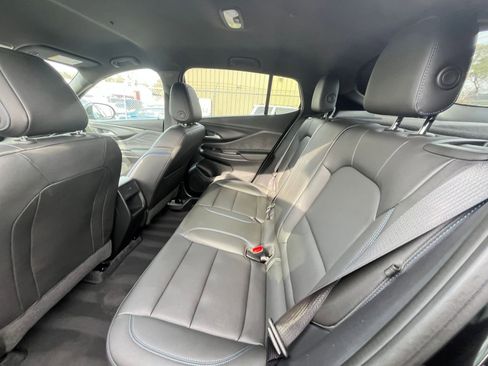 Used 2025 Buick Envista Sport Touring image 23