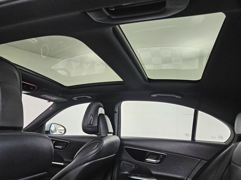 Used 2025 Mercedes-Benz C 300 Sedan image 44