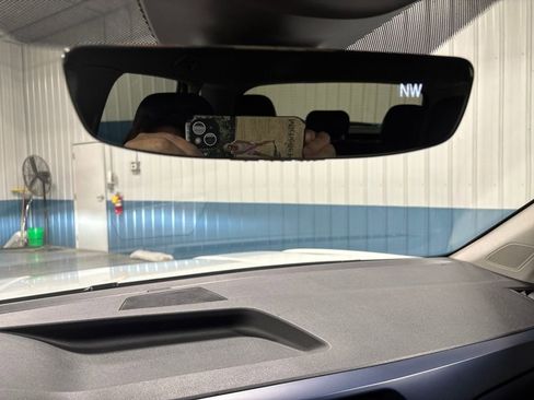 Used 2023 Volkswagen Taos SE image 30