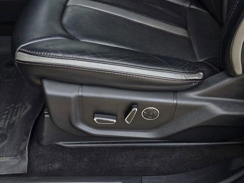 Used 2019 Ford F150 Platinum w/ Equipment Group 701A Luxury AWD/4WD image 31