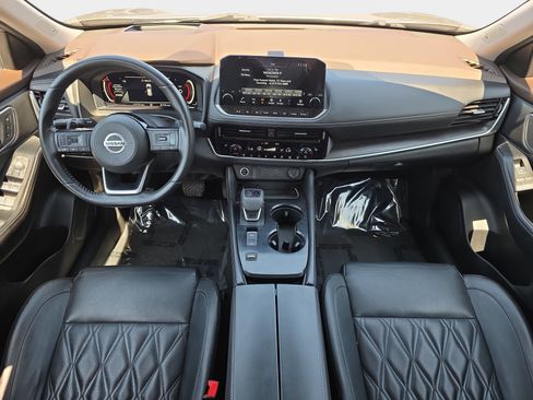 Used 2021 Nissan Rogue Platinum FWD image 9